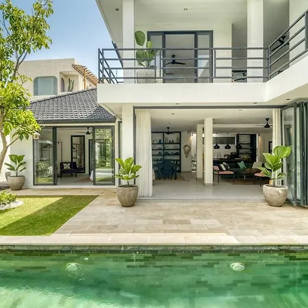 Summer House 5Br Villa In Berawa, Bali
